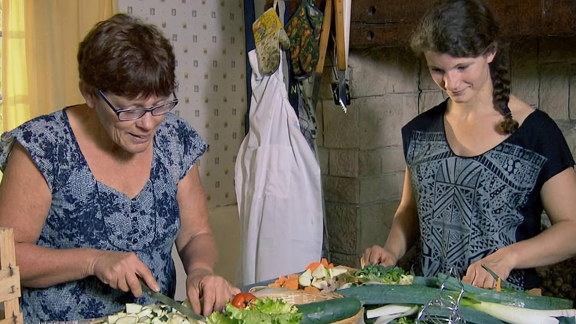 Za stolom kod susjeda