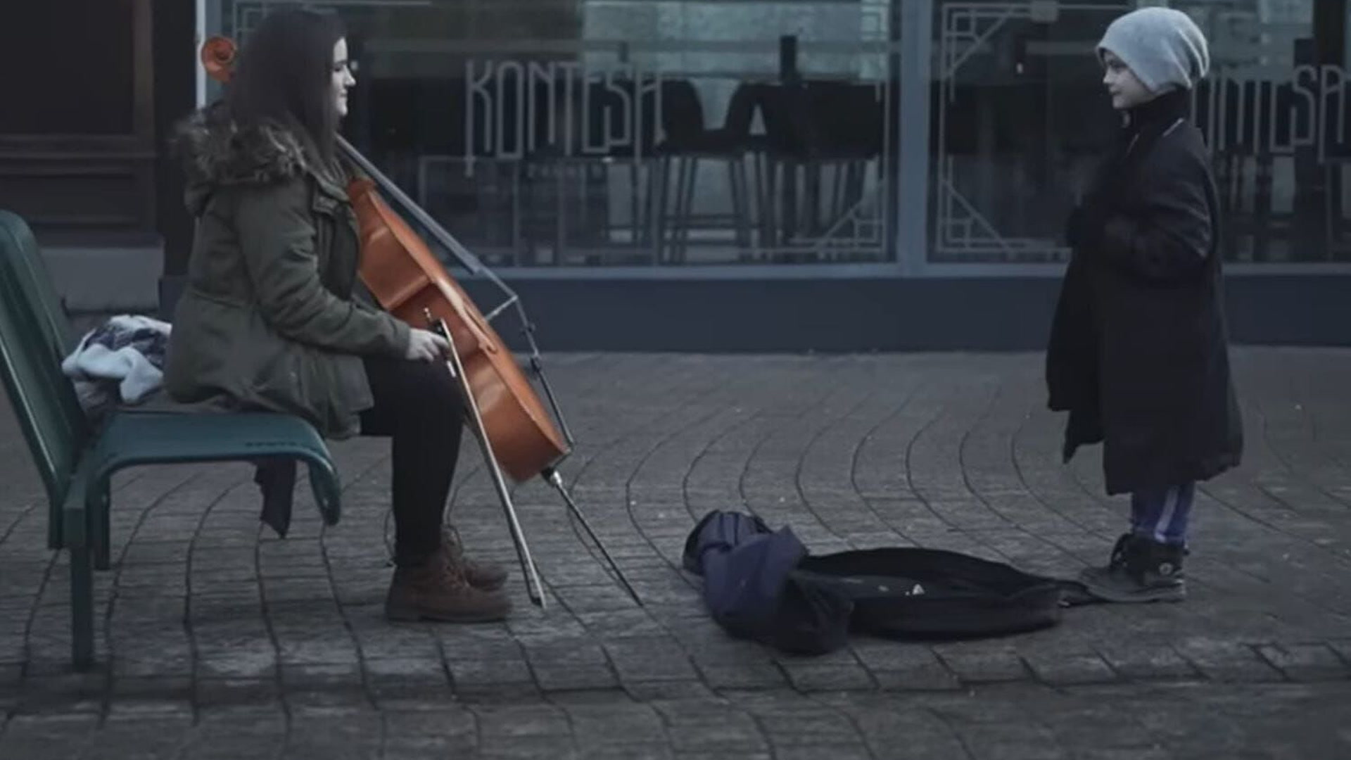 Hanna i sestre Halužan - Prva ljubav te zove